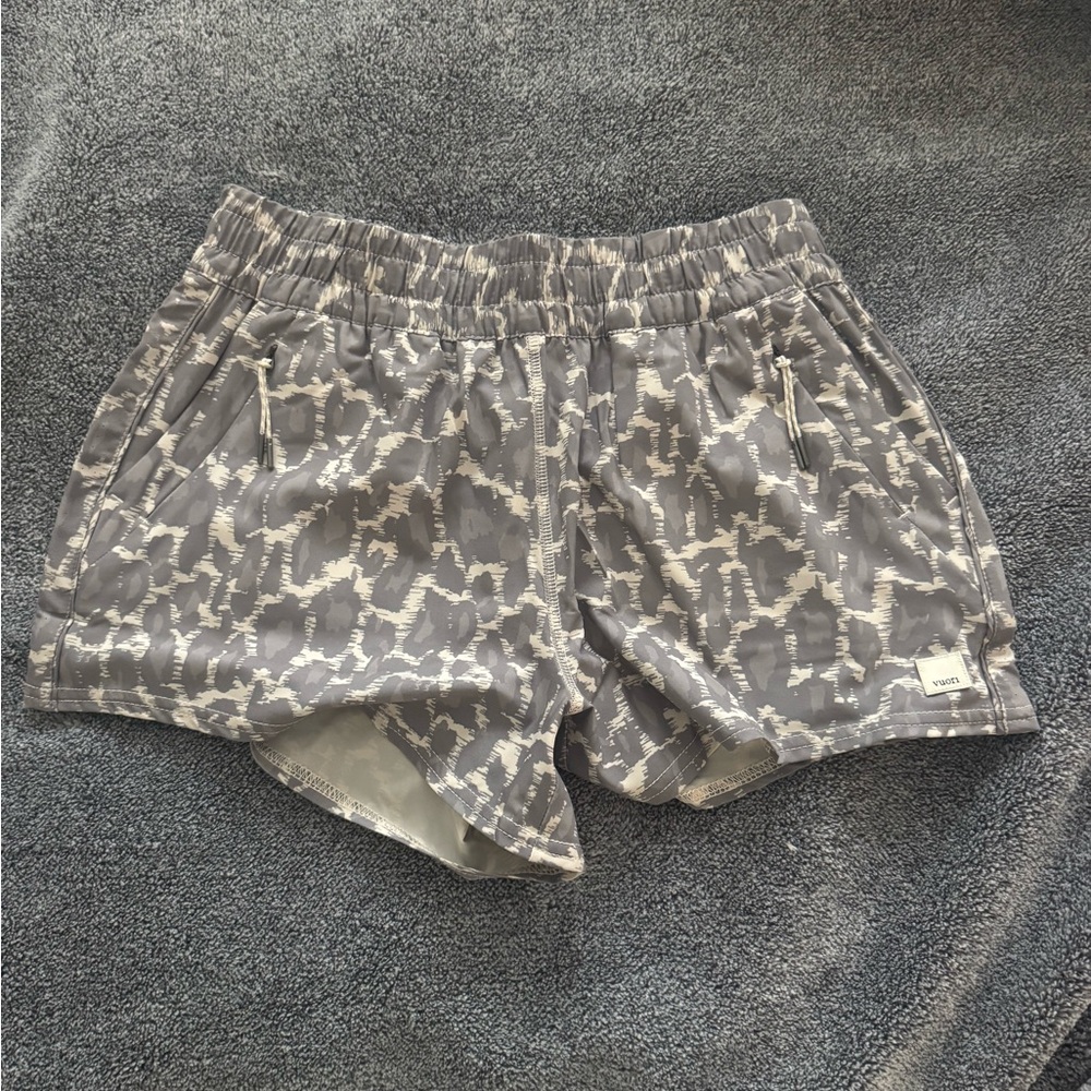 Vuori Dash Shorts size small